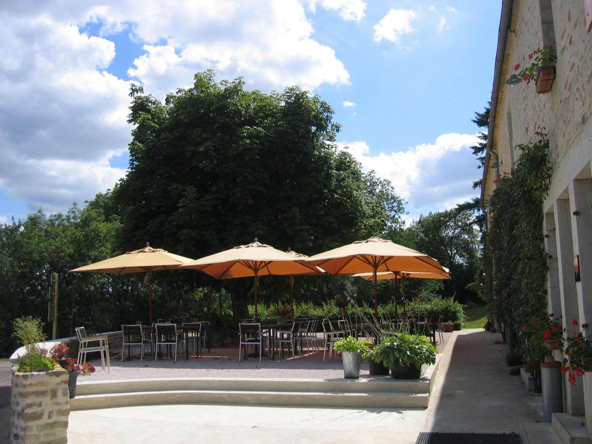莱斯德塞夫勒蓬餐厅酒店 Pierre-Perthuis 外观 照片