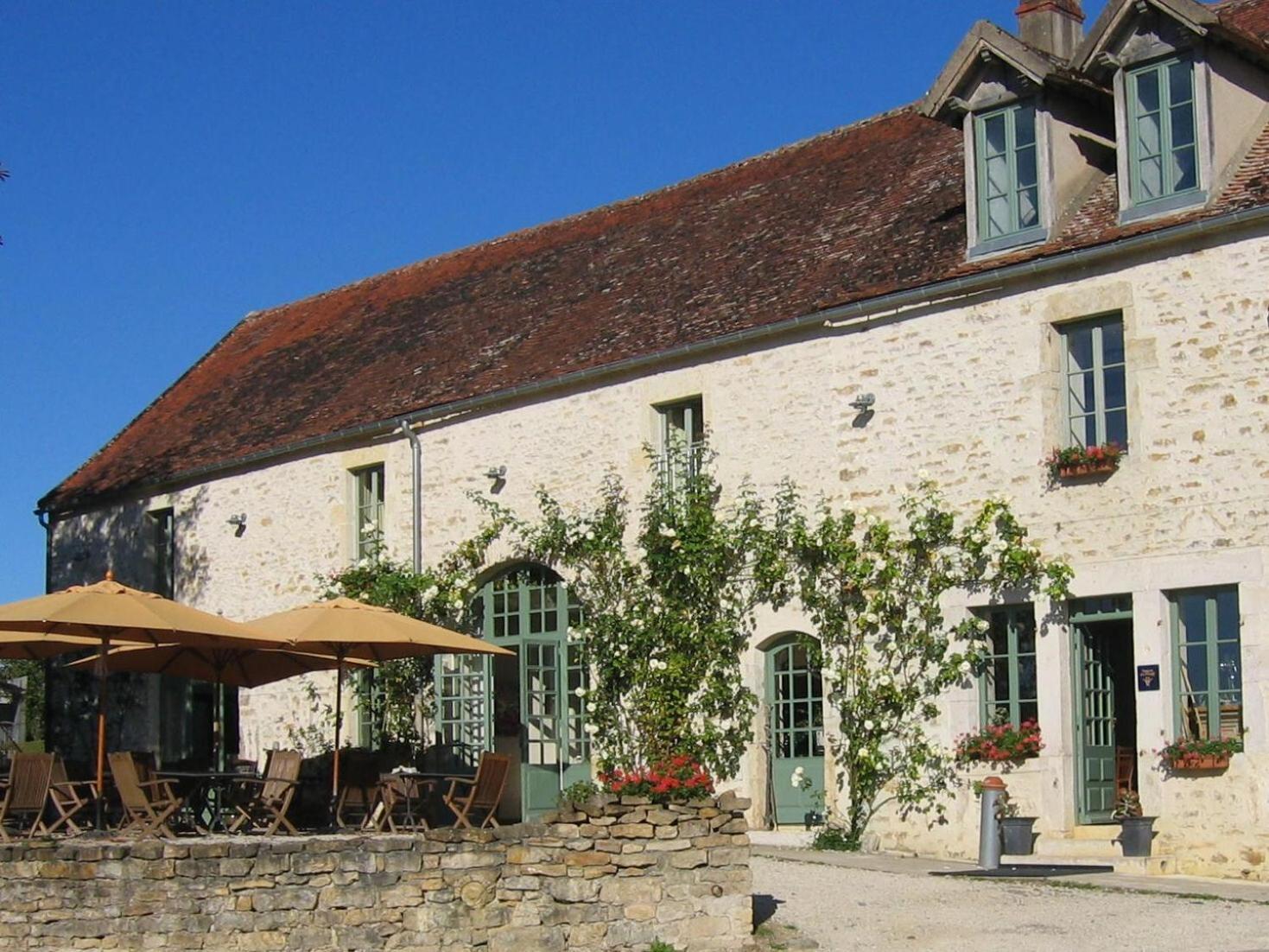 莱斯德塞夫勒蓬餐厅酒店 Pierre-Perthuis 外观 照片